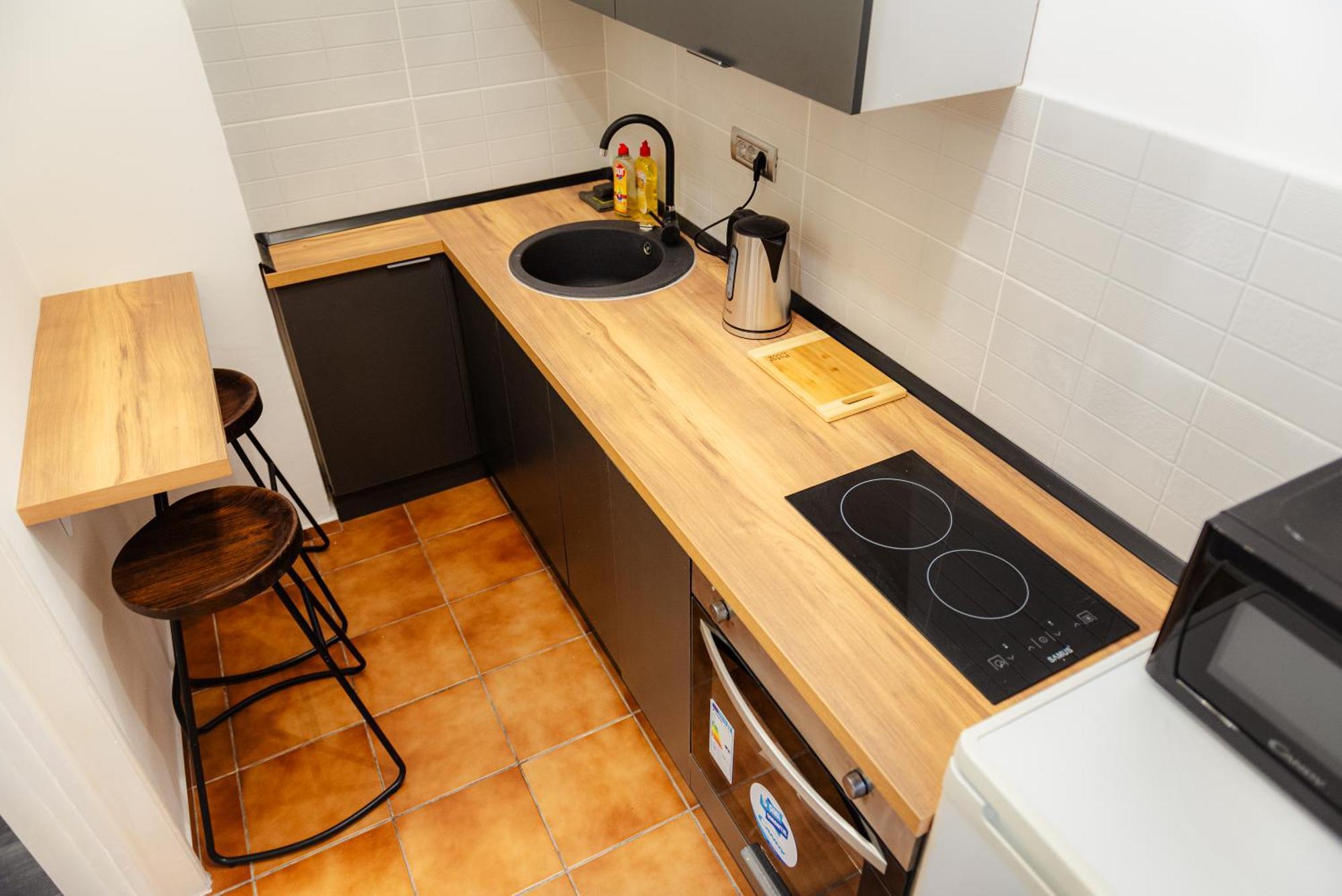 Central Modern Apartment - Victory Square Near Government Building Bukares Bagian luar foto