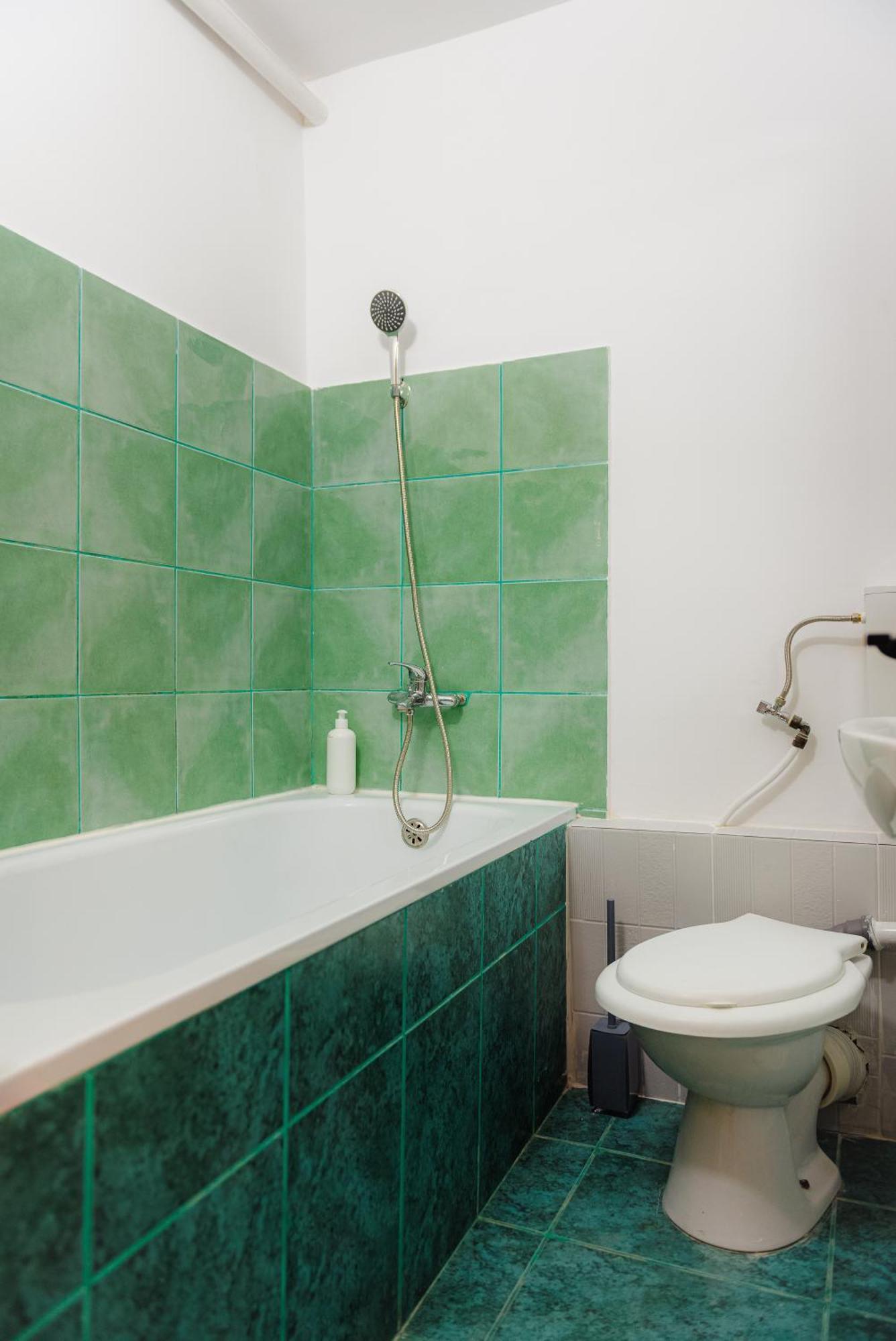 Central Modern Apartment - Victory Square Near Government Building Bukares Bagian luar foto